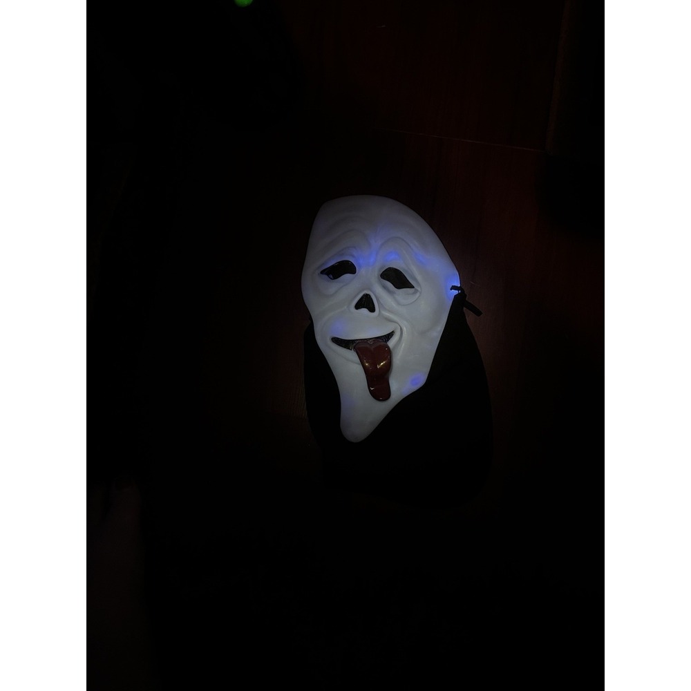 Scream Mask Tongue Out Ghost Face Fun World Wassup Scary Movie EU Ed Halloween - Picture 7 of 9
